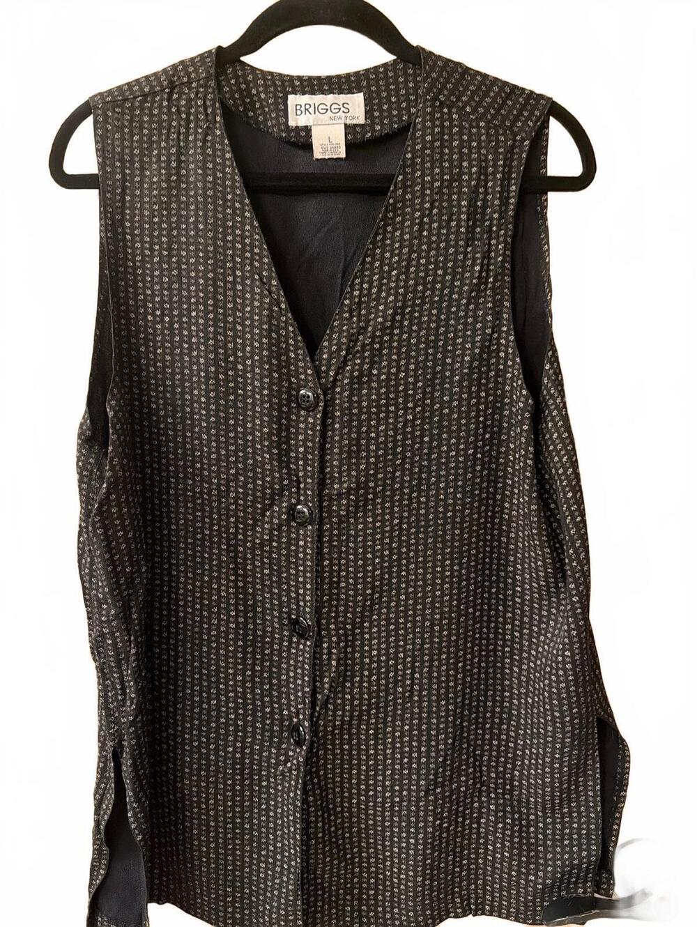 Briggs New York Women's Sleeveless Button-Up Vest in Black Patterned Fabric Size